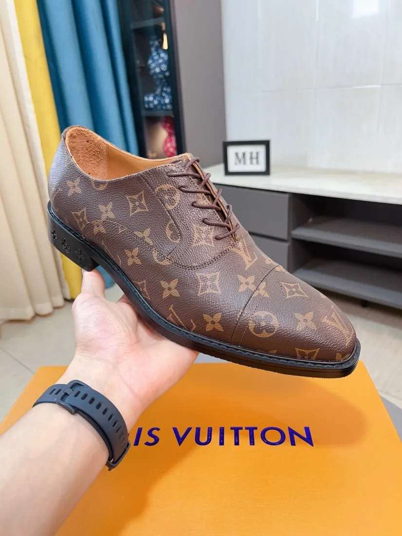 Ex-factory price 720🌹🌹High version [LV] Louis Vuitton's popular casual leather shoes🎖Fashionable and elegant🎖🎖Material: Original imported open-edge beaded cowhide, washed cowhide leather lining, original open-molded rubber outsole, high-end and classy, ​​elegant quality, instantly transforming into a handsome man ❤❤Standard\nNumber: 38-44
